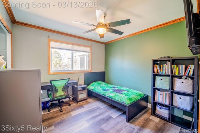 4894 Hillcrest Road, Trenton, MI 48183