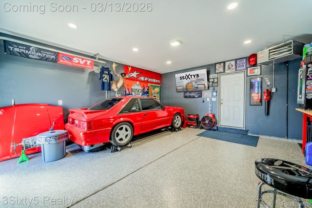 4894 Hillcrest Road, Trenton, MI 48183