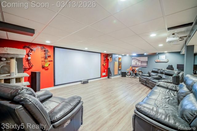 4894 Hillcrest Road, Trenton, MI 48183