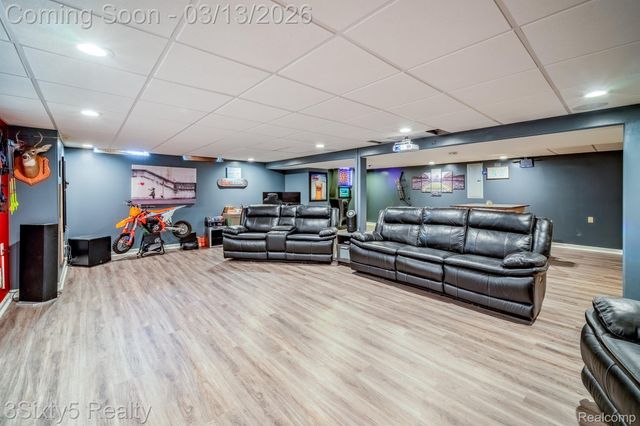 4894 Hillcrest Road, Trenton, MI 48183