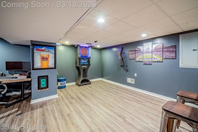 4894 Hillcrest Road, Trenton, MI 48183