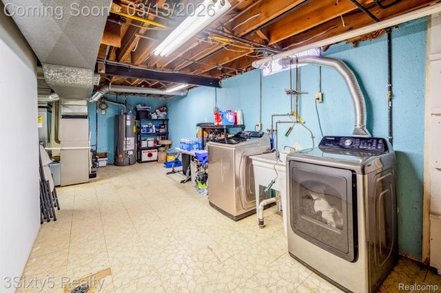 4894 Hillcrest Road, Trenton, MI 48183