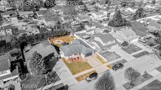 4894 Hillcrest Road, Trenton, MI 48183