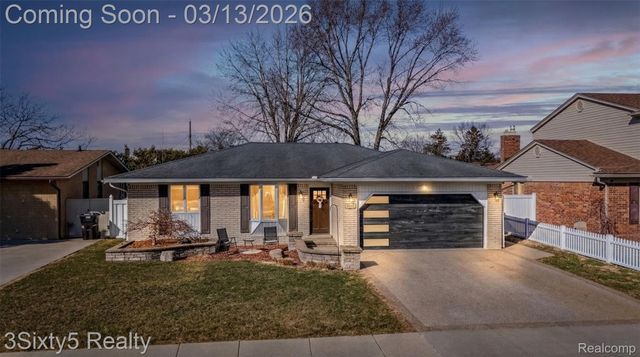 4894 Hillcrest Road, Trenton, MI 48183