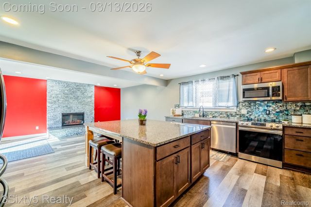 4894 Hillcrest Road, Trenton, MI 48183