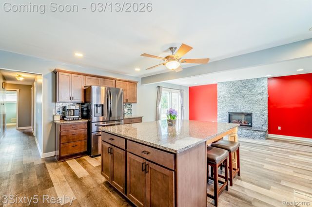 4894 Hillcrest Road, Trenton, MI 48183