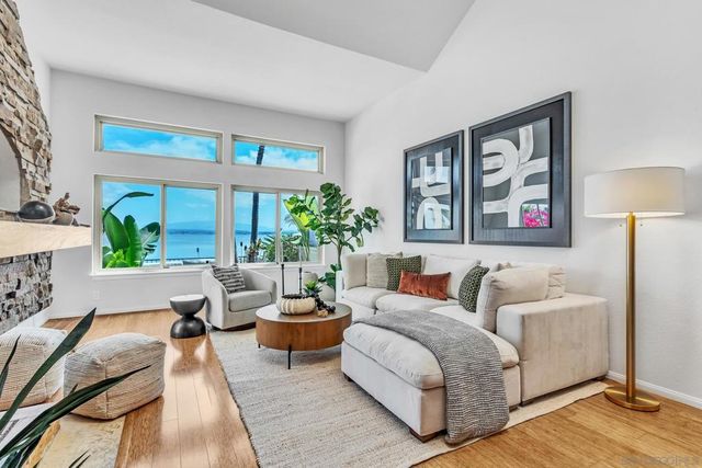 57 Tunapuna Ln, Coronado, CA 92118