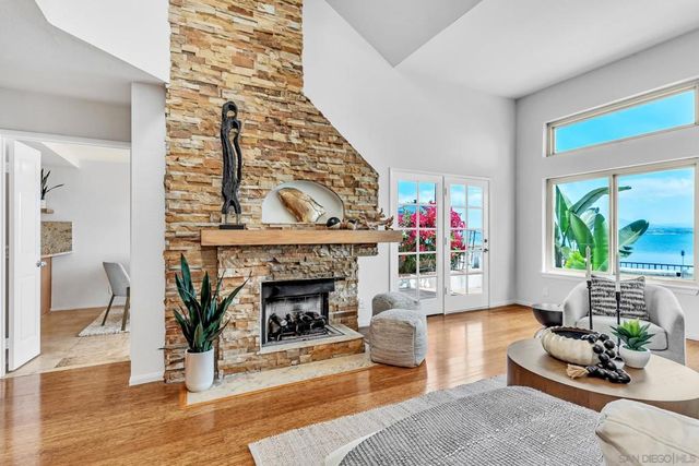 57 Tunapuna Ln, Coronado, CA 92118