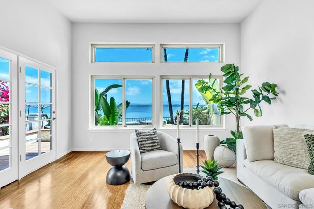 57 Tunapuna Ln, Coronado, CA 92118