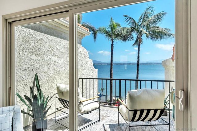 57 Tunapuna Ln, Coronado, CA 92118