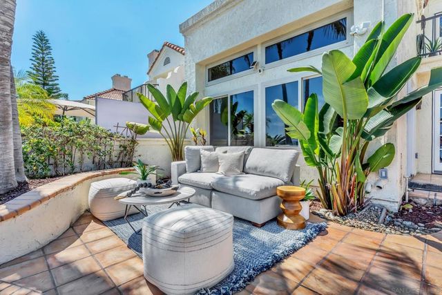 57 Tunapuna Ln, Coronado, CA 92118