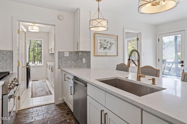 996 Cleland Drive, Chapel Hill, NC 27517