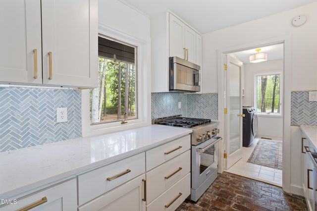 996 Cleland Drive, Chapel Hill, NC 27517