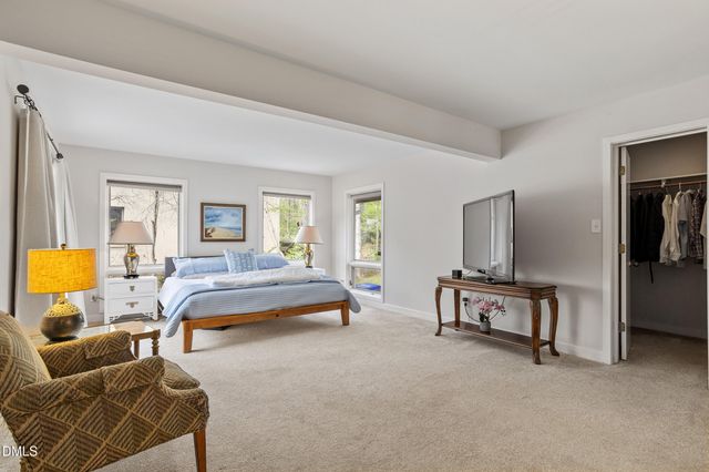 996 Cleland Drive, Chapel Hill, NC 27517