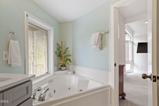 996 Cleland Drive, Chapel Hill, NC 27517