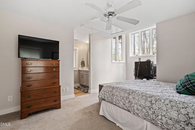 996 Cleland Drive, Chapel Hill, NC 27517