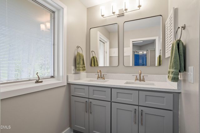 996 Cleland Drive, Chapel Hill, NC 27517