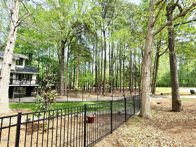 996 Cleland Drive, Chapel Hill, NC 27517