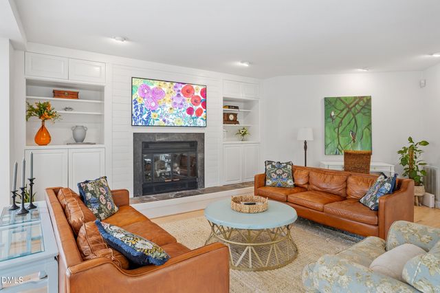 996 Cleland Drive, Chapel Hill, NC 27517