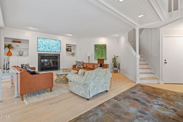 996 Cleland Drive, Chapel Hill, NC 27517