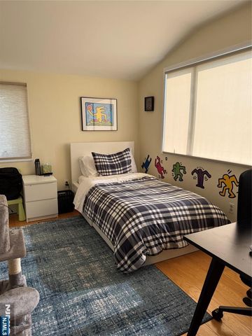 1160 River Road 1, Edgewater, NJ 07020