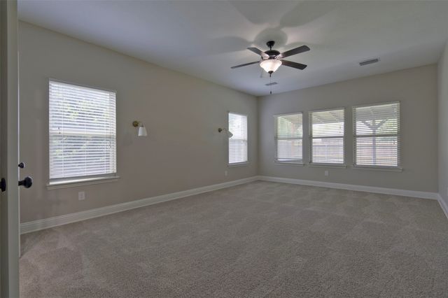 210 Debbie Way, Red Oak, TX 75154