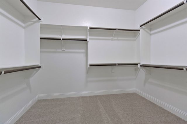 210 Debbie Way, Red Oak, TX 75154