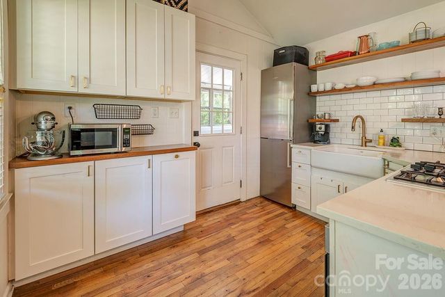 7 Tarpon Avenue, Asheville, NC 28806