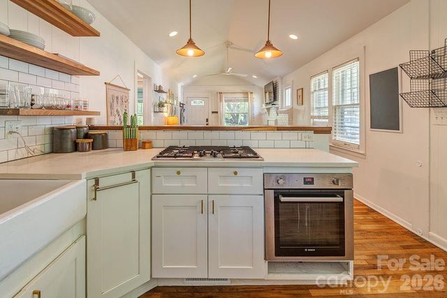 7 Tarpon Avenue, Asheville, NC 28806