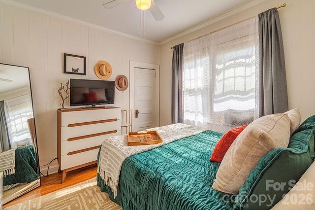7 Tarpon Avenue, Asheville, NC 28806