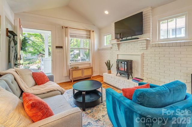 7 Tarpon Avenue, Asheville, NC 28806
