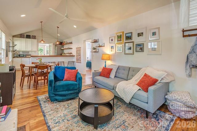 7 Tarpon Avenue, Asheville, NC 28806