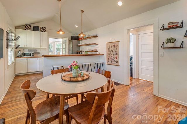 7 Tarpon Avenue, Asheville, NC 28806