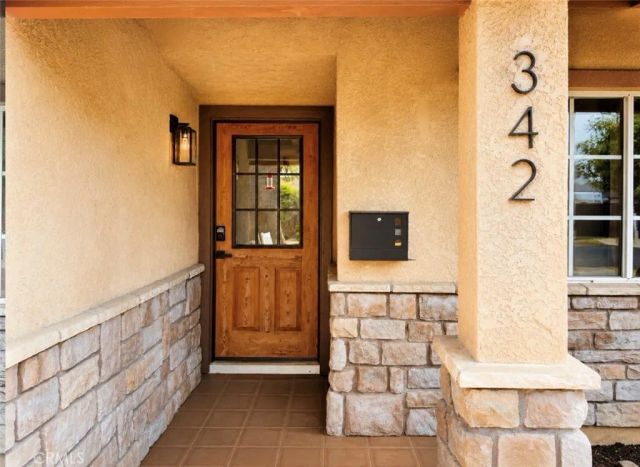 342 E Gilmore Drive, Corona, CA 92879