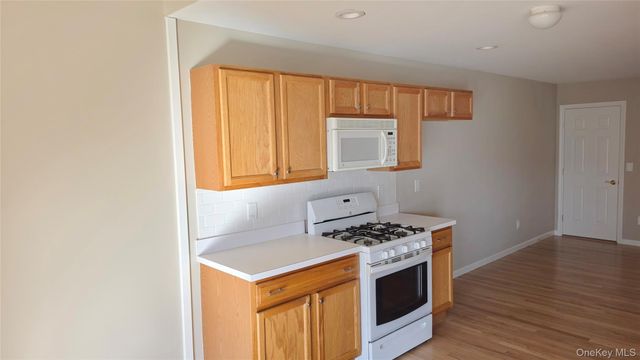 26 Rose Lane, Mount Sinai, NY 11766