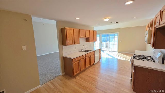 26 Rose Lane, Mount Sinai, NY 11766