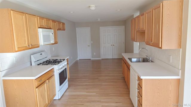 26 Rose Lane, Mount Sinai, NY 11766