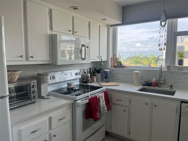 1237 S HILLSBORO MILE N 601, Hillsboro Beach, FL 33062