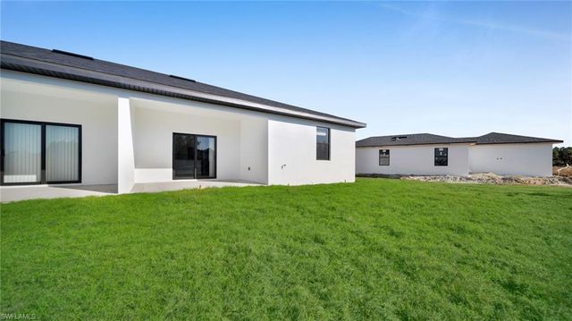 4989 Fairway CT, Lehigh Acres, FL 33973