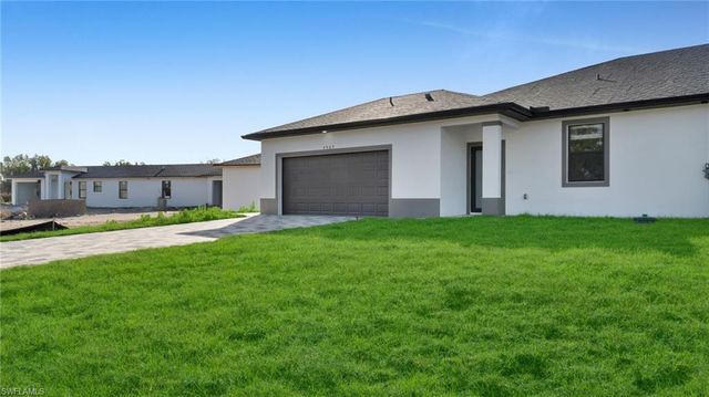 4989 Fairway CT, Lehigh Acres, FL 33973