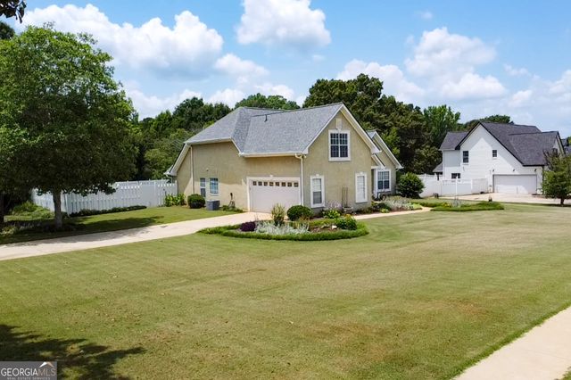 200 Chatfield Way, Locust Grove, GA 30248