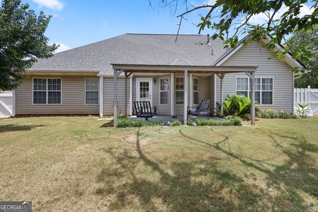 200 Chatfield Way, Locust Grove, GA 30248