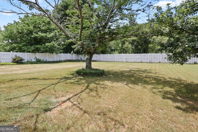 200 Chatfield Way, Locust Grove, GA 30248