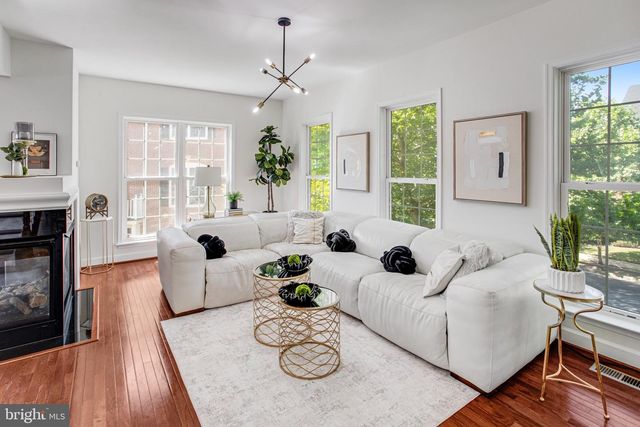 14815 POTOMAC BRANCH DR, Woodbridge, VA 22191