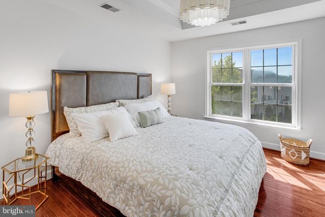 14815 POTOMAC BRANCH DR, Woodbridge, VA 22191