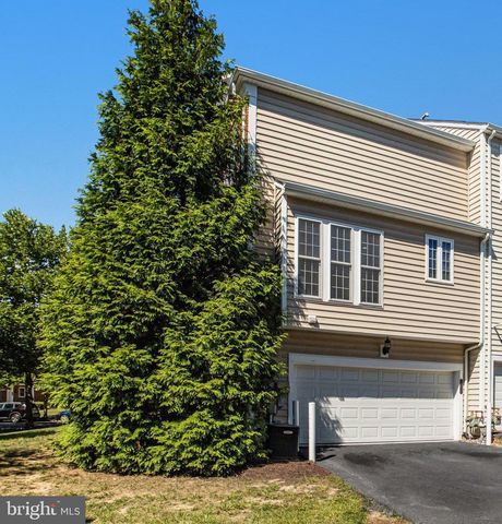 14815 POTOMAC BRANCH DR, Woodbridge, VA 22191