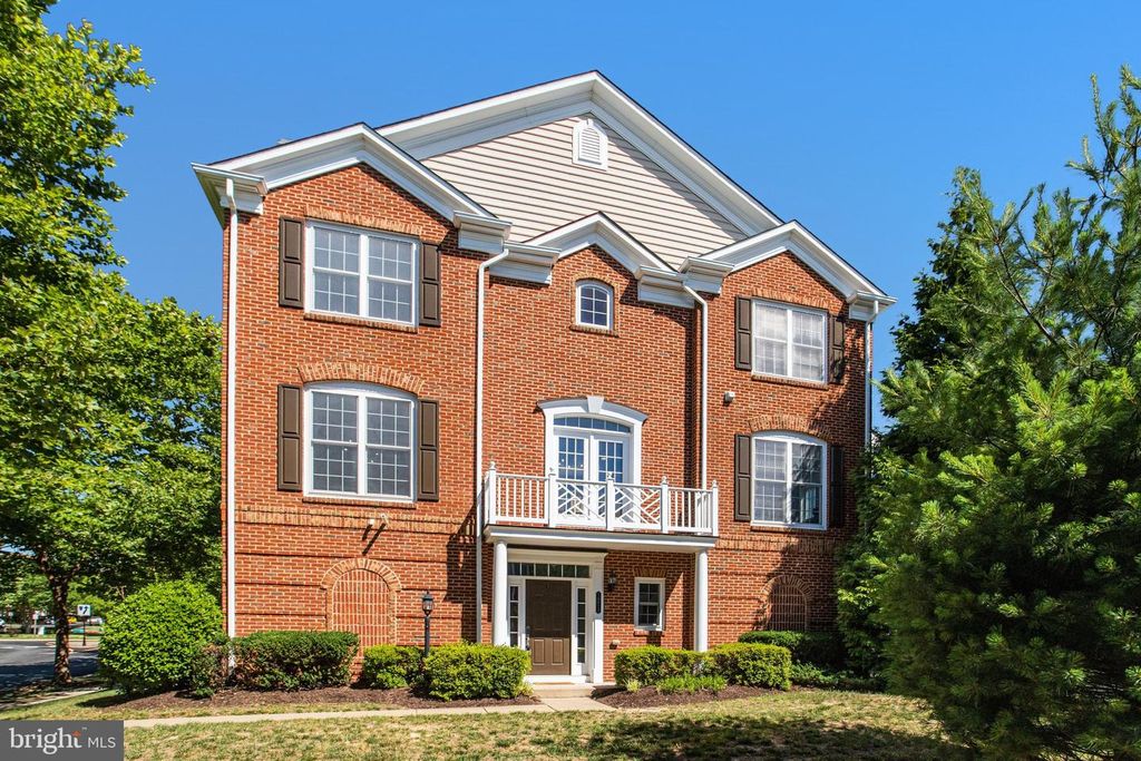14815 POTOMAC BRANCH DR, Woodbridge, VA 22191