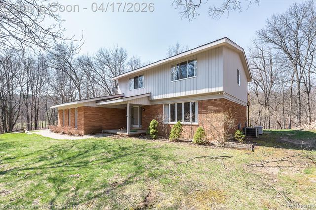 3520 S Hill Road, Milford Village, MI 48381