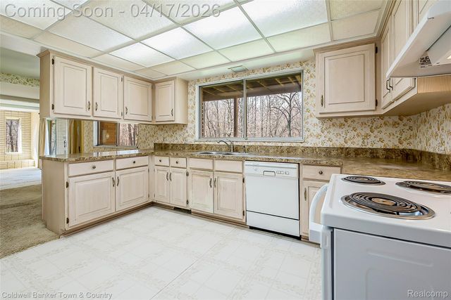 3520 S Hill Road, Milford Village, MI 48381