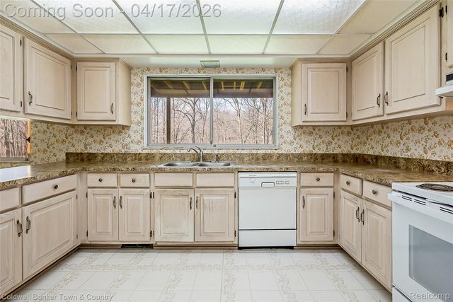 3520 S Hill Road, Milford Village, MI 48381